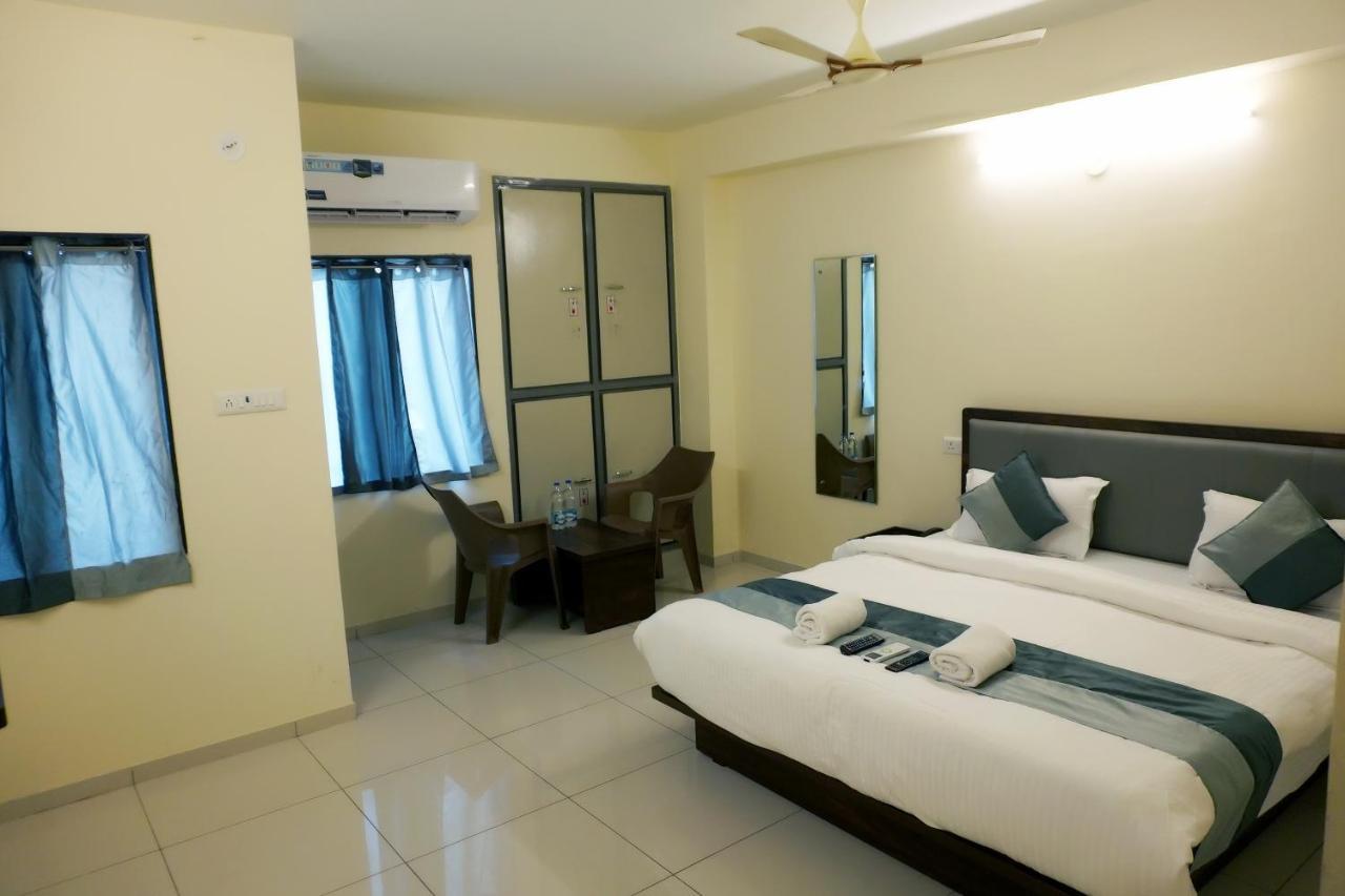 Hotel Nova Sk Rajkot Extérieur photo