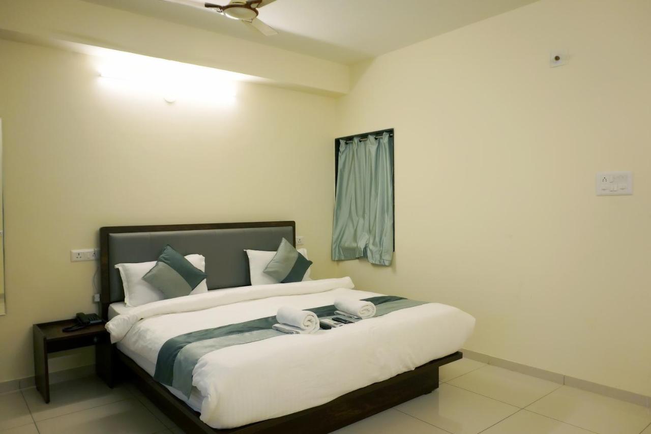 Hotel Nova Sk Rajkot Extérieur photo